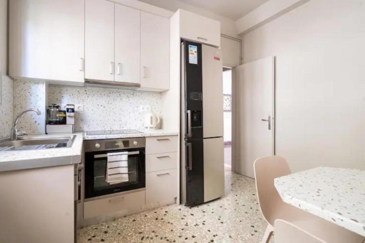 Flisvos Marina Refurbished Apartment Athen Exterior foto